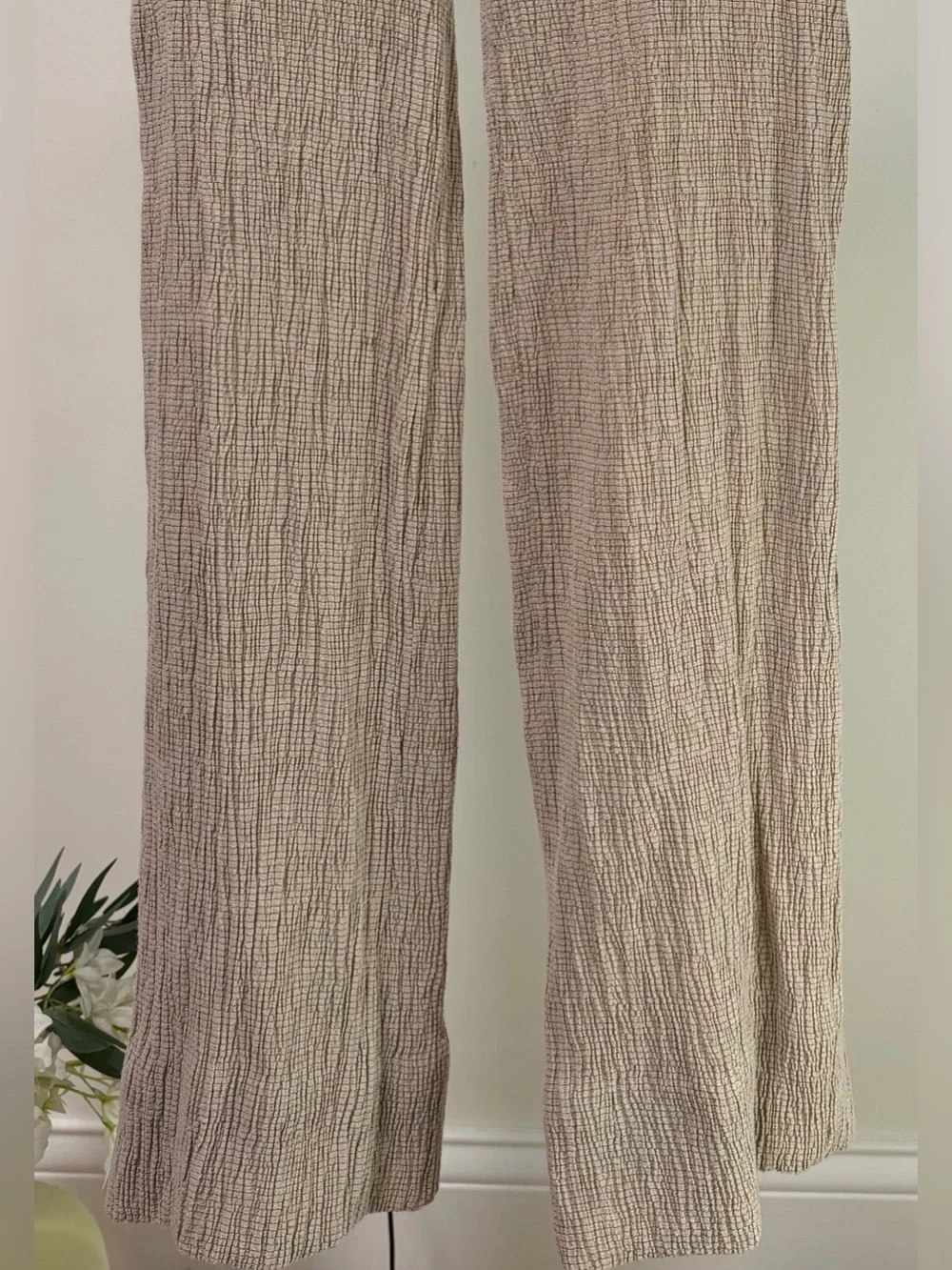 ZARA Textured Crinkled Oatmeal Stretchy Cropped Pants | Size S